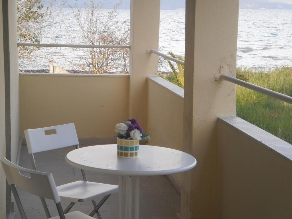 Virginia'S Beachfront Apartments Kavos Bilik gambar